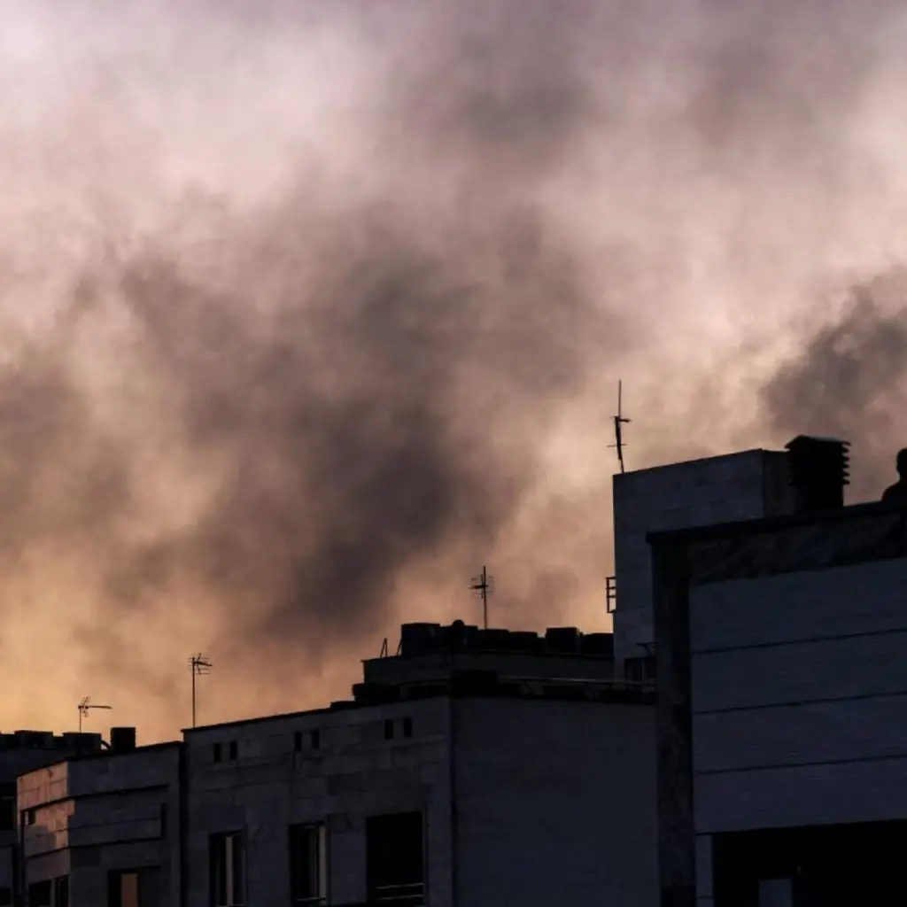 "Image illustrant les tensions géopolitiques liées à la guerre Israël-Iran, avec des symboles de conflit et d'incertitude économique mondiale."