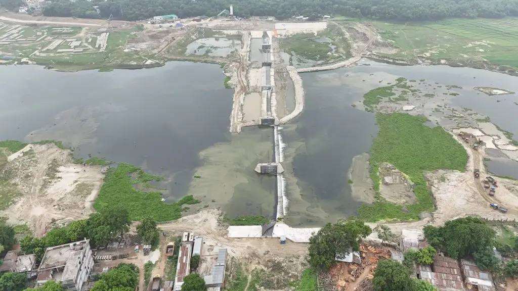 strategic dam Mauritius: an aerial view of a bridge over a body of water